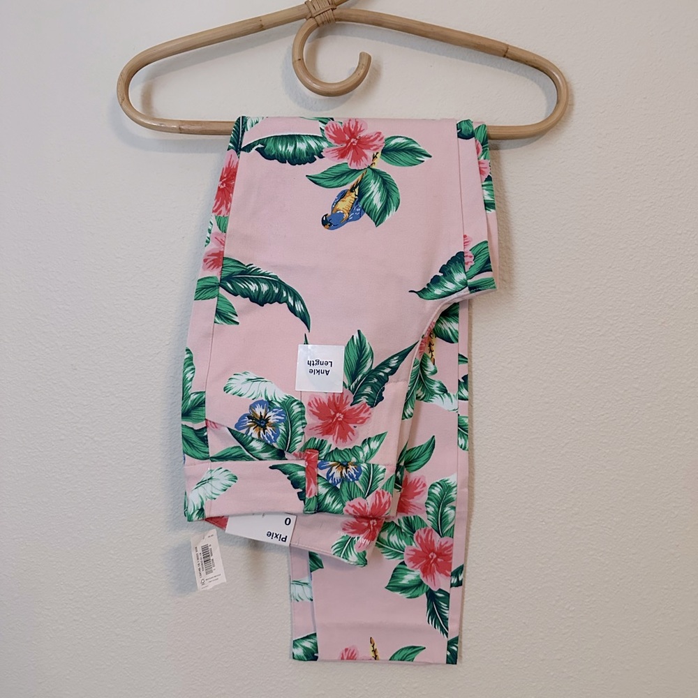 NWT Pink Tropical Print Old Navy Pixie Pants